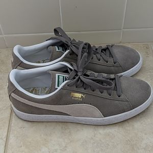 Suede Pumas